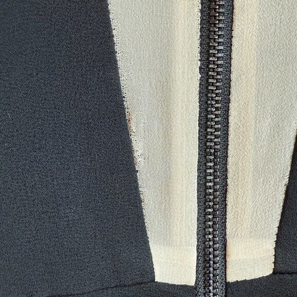 Alice + Olivia Londyn Sheer Panel V-Neck Sleeveless Wide Leg Jumpsuit in Black 2 - Picture 6 of 12